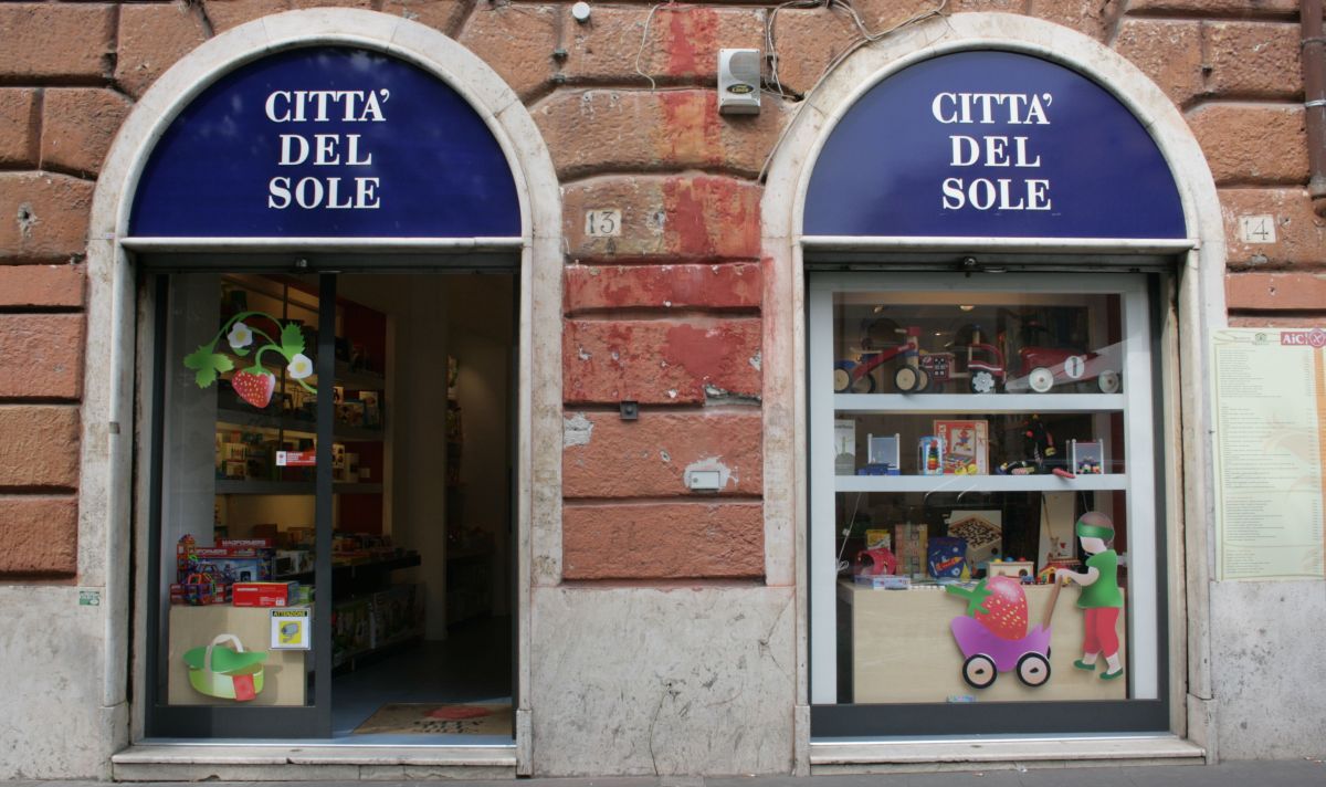 Roma Via Roma Libera